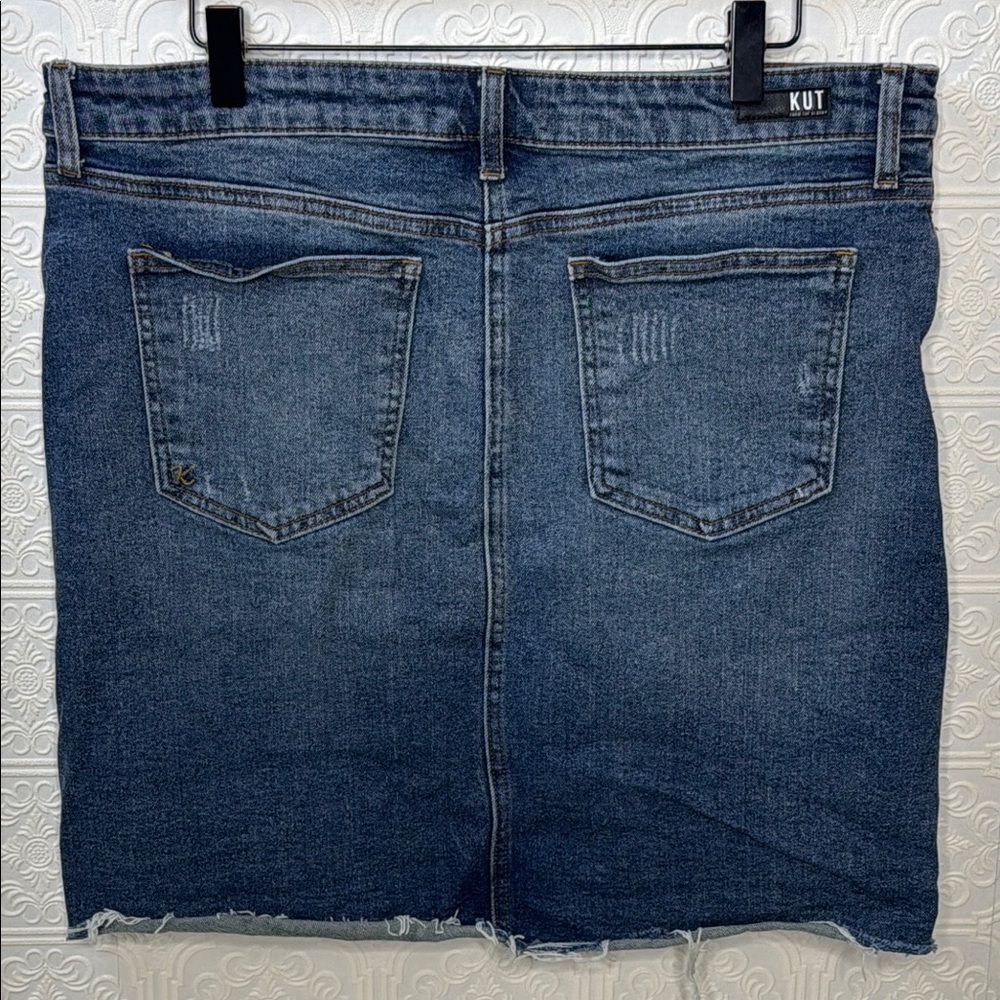 Kut from the Kloth
Hannah Jean Skirt, Size 14 - Picture 7 of 9